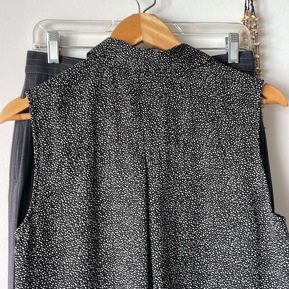 NWOT H&M Sleeveless Buttondown Blouse - Picture 9 of 9
